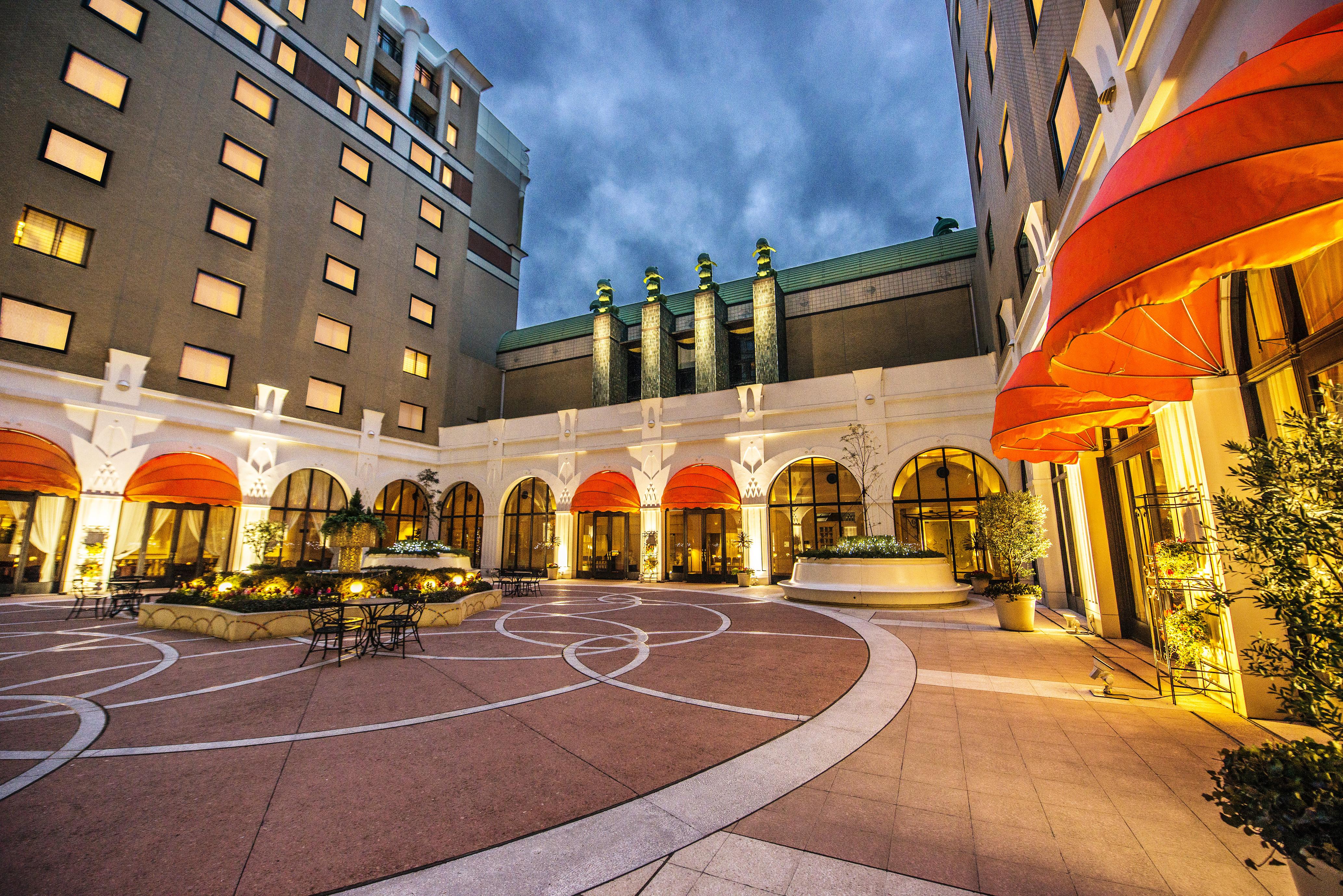 Hotel Okura Tokyo Bay Urayasu Εξωτερικό φωτογραφία The hotel's courtyard