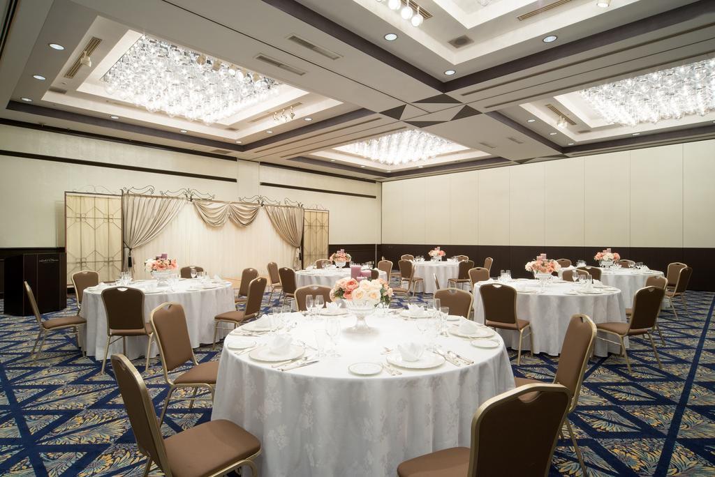 Hotel Okura Tokyo Bay Urayasu Εξωτερικό φωτογραφία A typical Japanese wedding reception