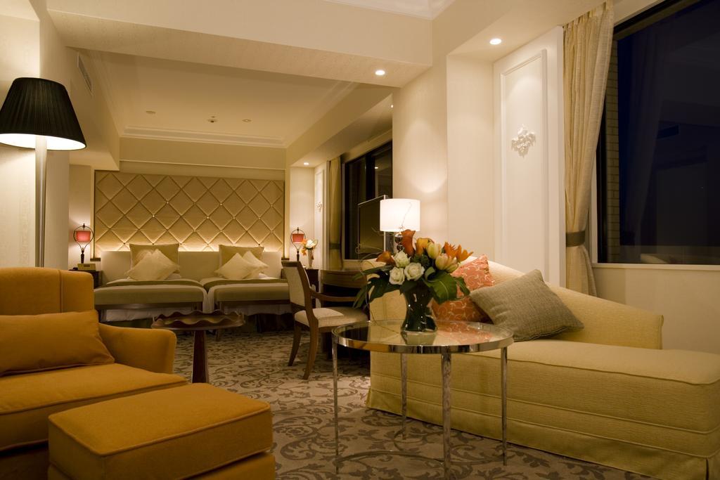 Hotel Okura Tokyo Bay Urayasu Εξωτερικό φωτογραφία A suite at the hotel