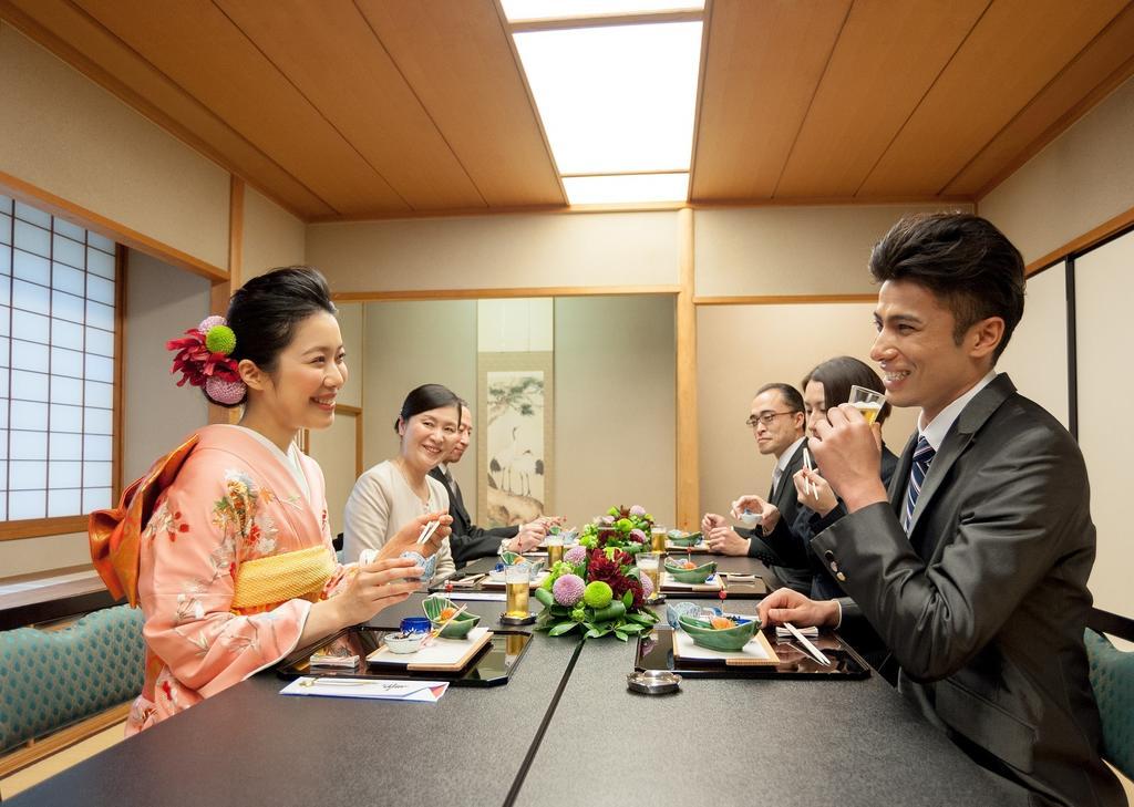 Hotel Okura Tokyo Bay Urayasu Εξωτερικό φωτογραφία A Japanese wedding